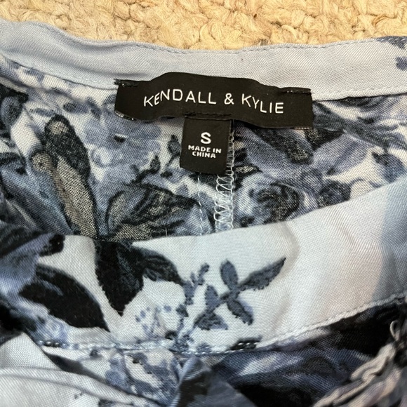 Kendall and Kylie High Waisted Floral Shorts - Picture 2 of 3